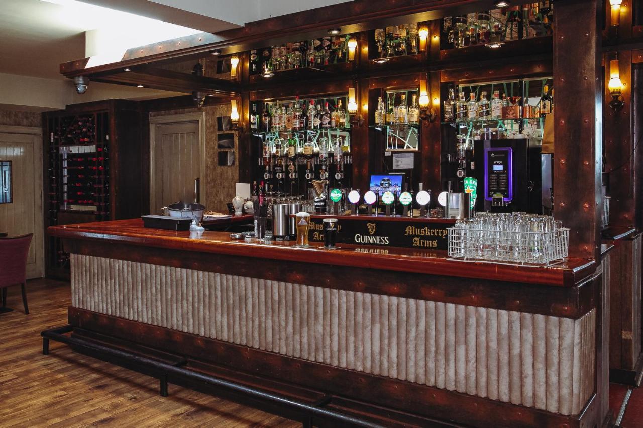 Muskerry Arms Bar And B&B Blarney Exteriér fotografie