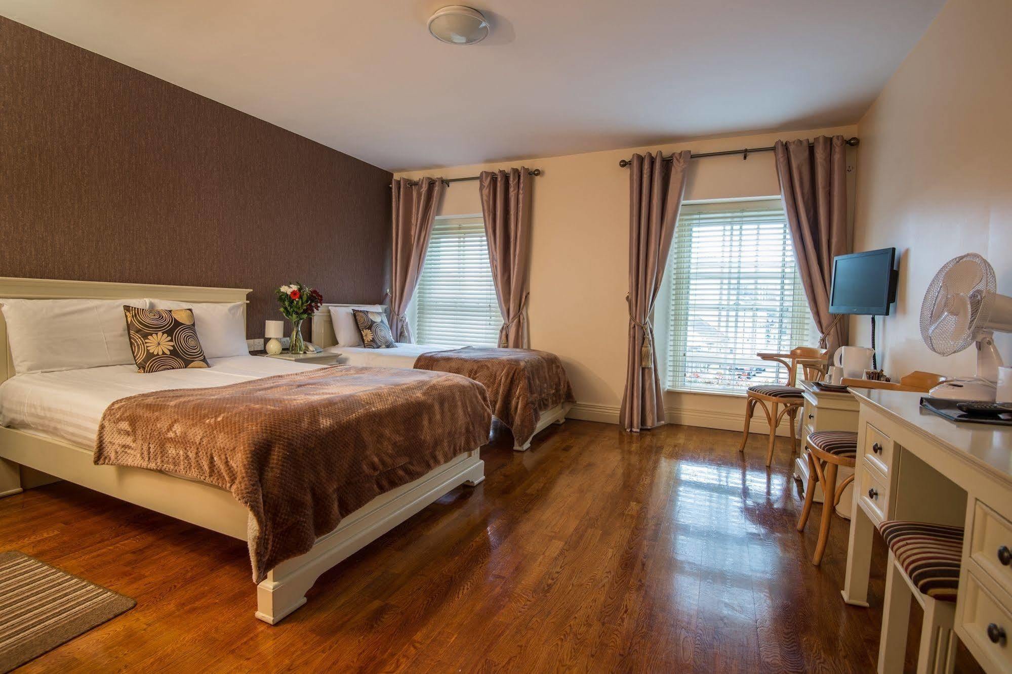 Muskerry Arms Bar And B&B Blarney Exteriér fotografie