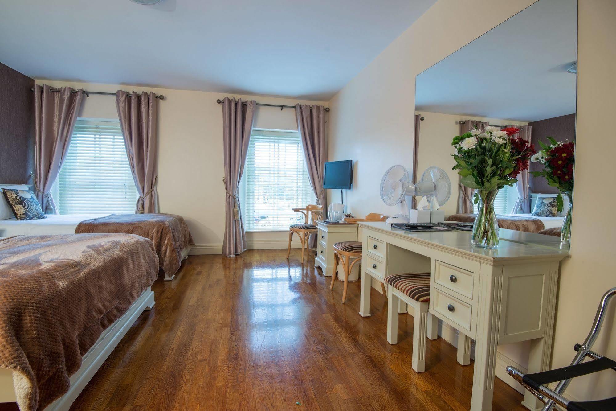 Muskerry Arms Bar And B&B Blarney Exteriér fotografie