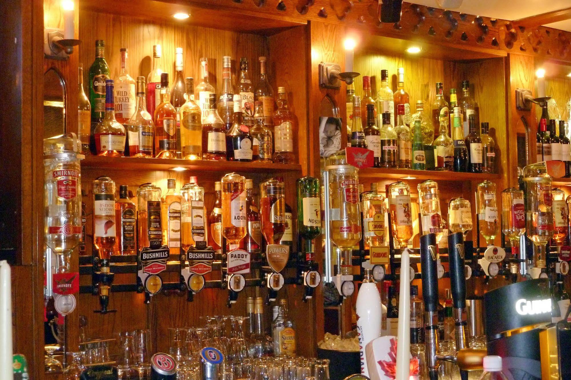 Muskerry Arms Bar And B&B Blarney Exteriér fotografie